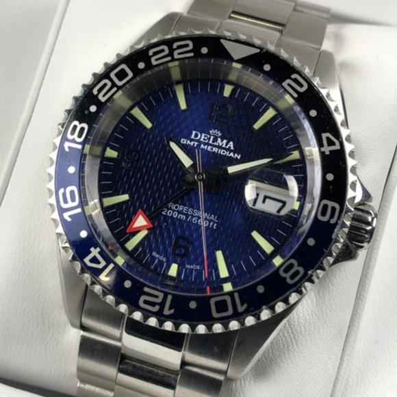 Delma Batman Meridian GMT  Santiago Watch Swiss - Picture 7 of 9